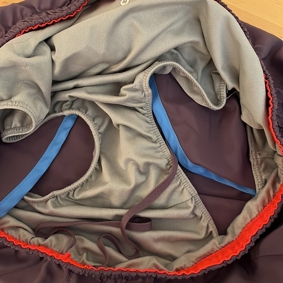 𝅺NIKE Athletic Running Shorts - Picture 10 of 13